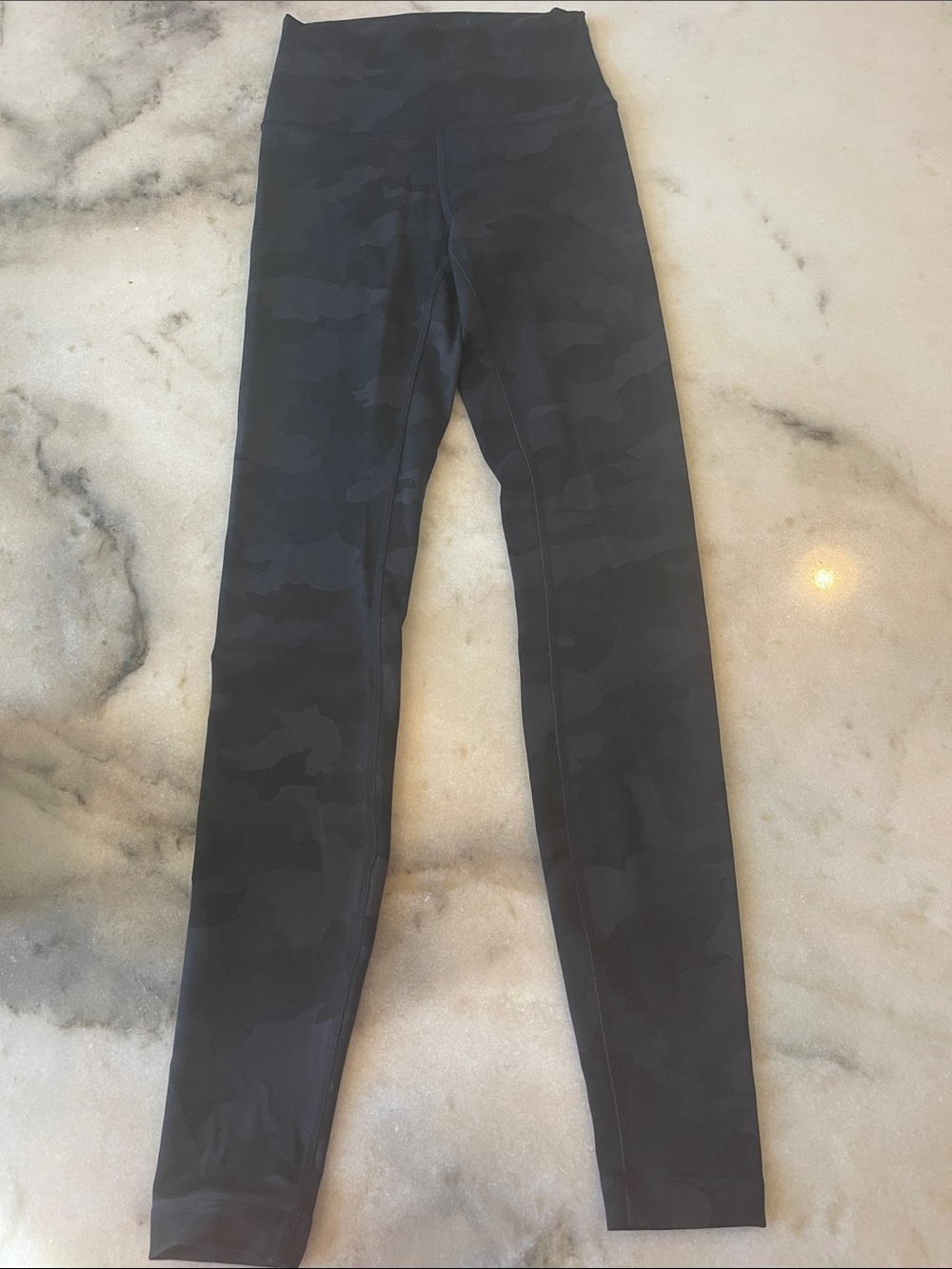 lululemon athletica Black Camo High-Rise Leggings - excellent condition - Picture 3 of 5